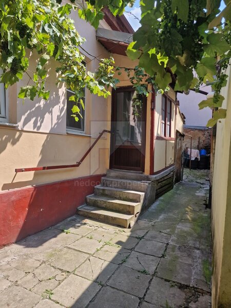 Brasov - central Vanzare casa 4 camere